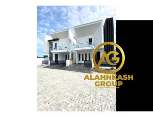 Contemporary 4 bedroom Duplex