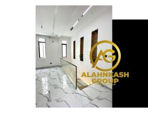 Contemporary 4 bedroom Duplex - 7