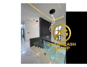 4 BEDROOM ULTRA-MODERN DUPLEX - 7