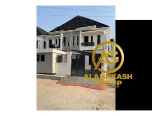 4 BEDROOM DUPLEX