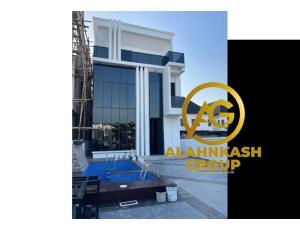 5 BEDROOM DUPLEX